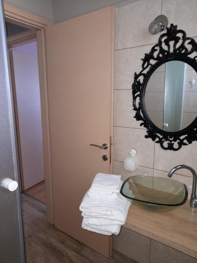 Polystylohill Apartment